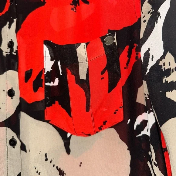 Guess women’s button down blouse - small - Picture 6 of 6